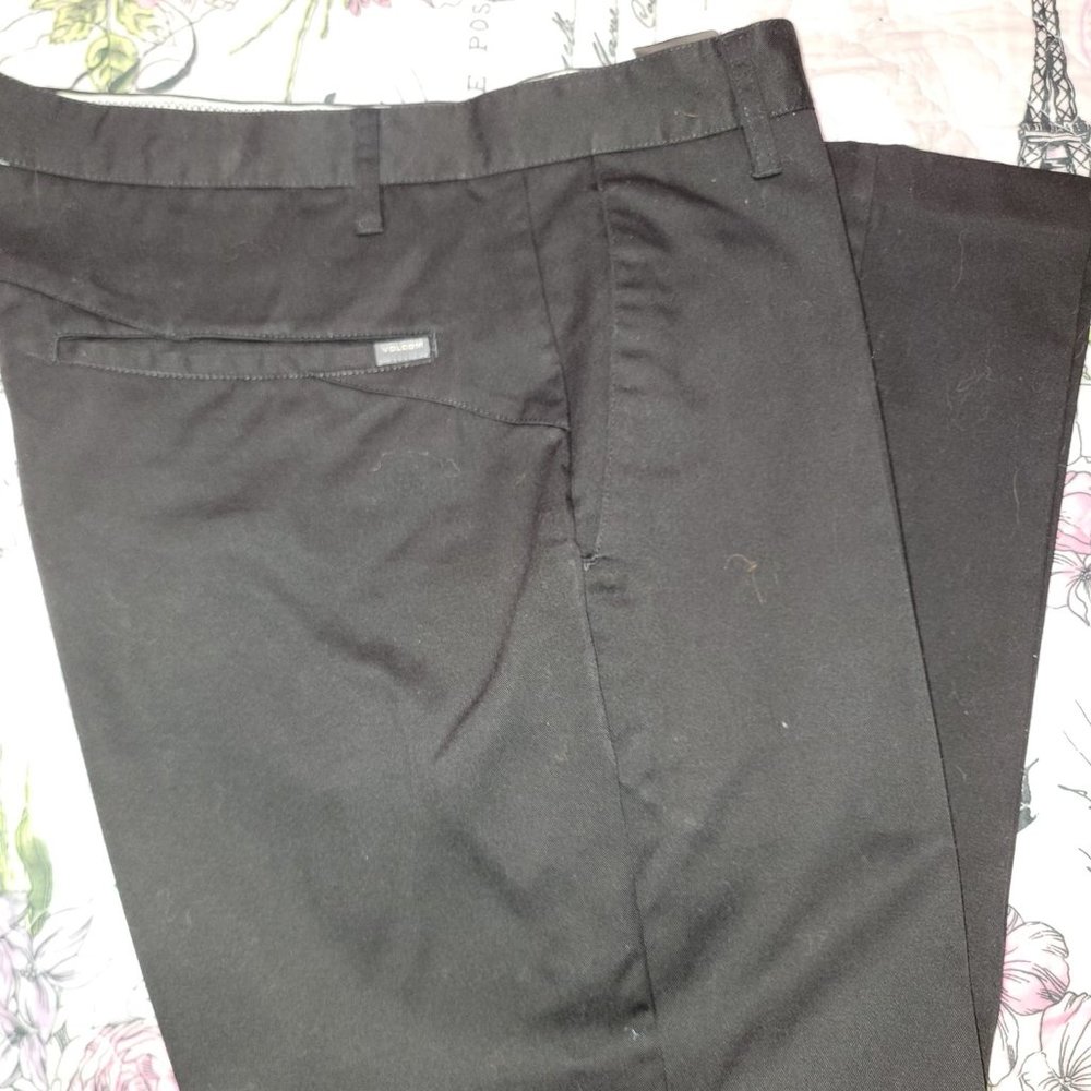 VOLCOM Pre-Owned Black Pants Size 36 Like New